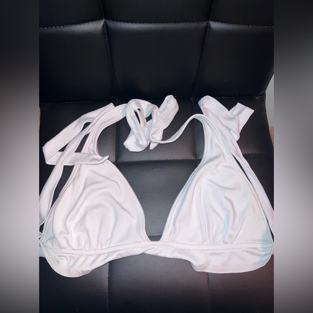 White Cute n simple bikini top ♥️